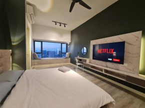 Emerald Prestige Suite MelakaTown Seaview Cityview FREE PARKING NETFLIX